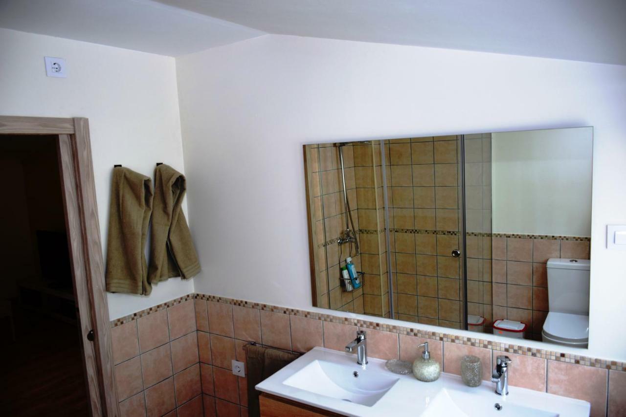 O Mencer Do Camino Apartment Cee Exterior photo